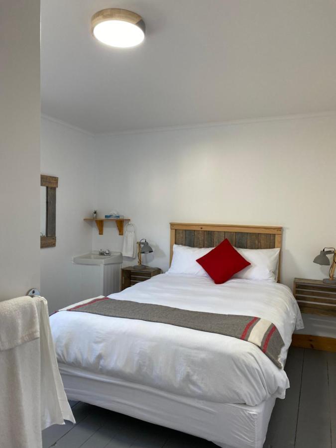 Auberge L'Amarre Mont-Louis 外观 照片