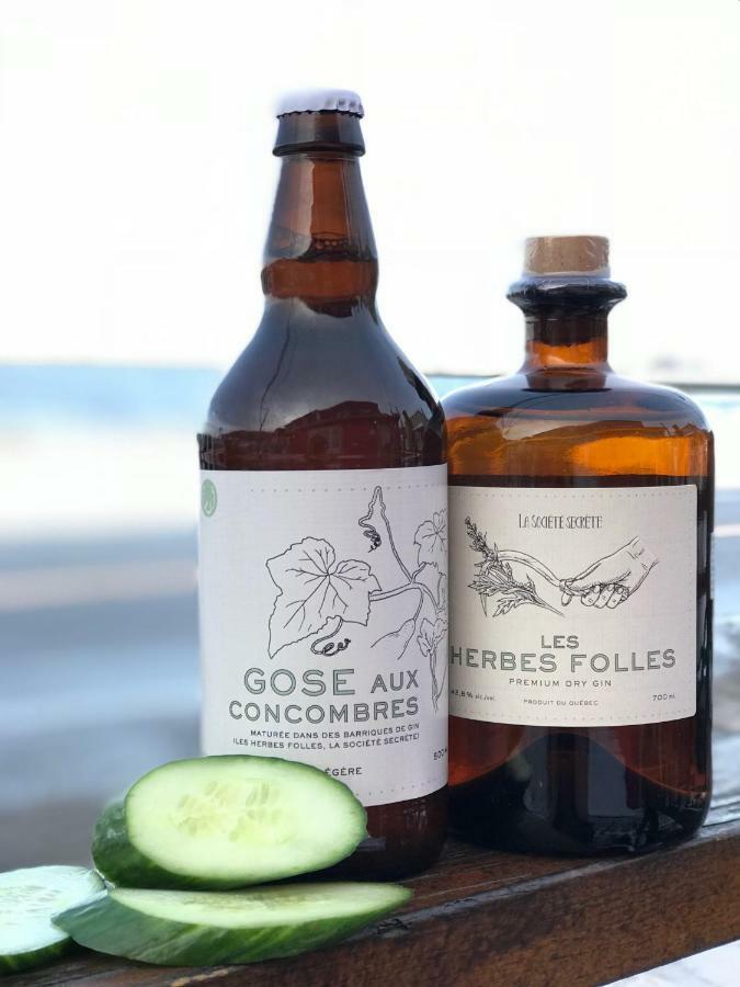 Auberge L'Amarre Mont-Louis 外观 照片
